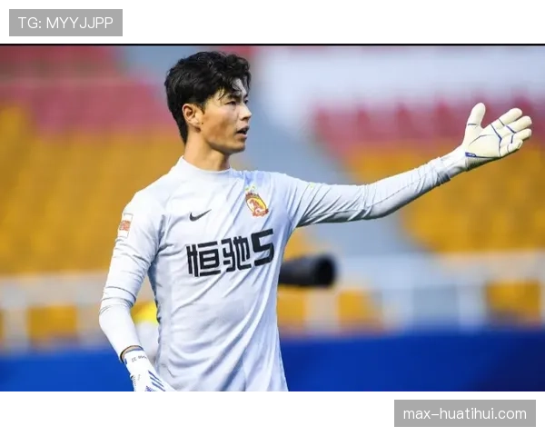 于泓凯面对犯规困扰 调整防守动作避免过早离场